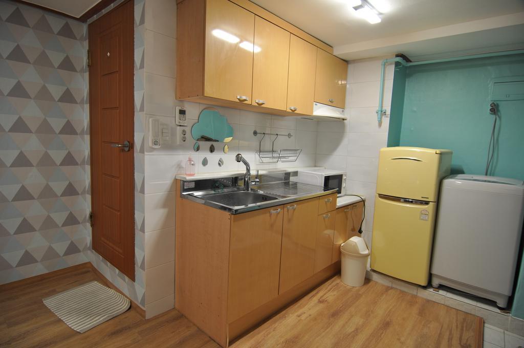 Backpackers Inside Seul Quarto foto